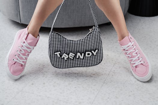 Sneaker trend dames 2026: deze modellen bepalen straks het straatbeeld