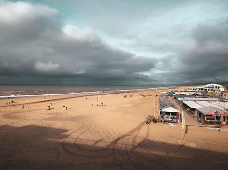 weer den haag vandaag: wind, regen en kustweer