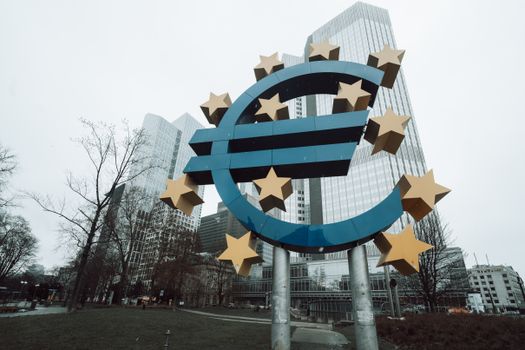 Grafiek met hypotheekrente, ECB-rente en huizenmarkt in Nederland en Amsterdam in 2026