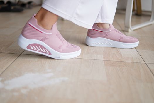 Dé sneaker trend voorjaar 2026 dames: deze 7 modellen zie je straks overal