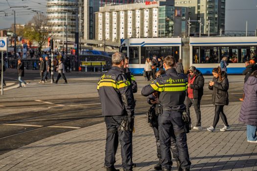 Laatste nieuws in Bestamsterdam op smartphone met koppen over verkeer, tech en buitenland