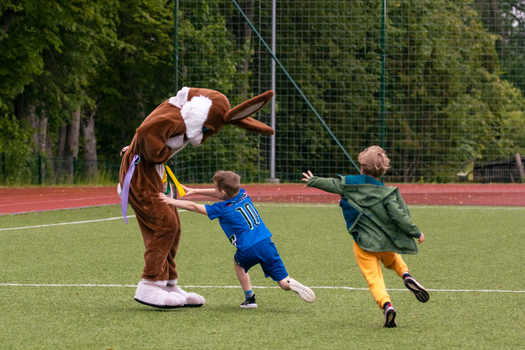 Illustratie van mascotte olympische spelen 2026 Tina met winterse kleuren van Milano Cortina